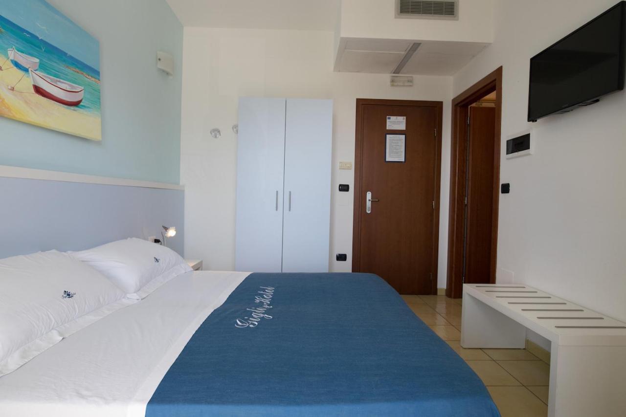 Gigli Hotel Salento Marina Di Pescoluse Phòng bức ảnh